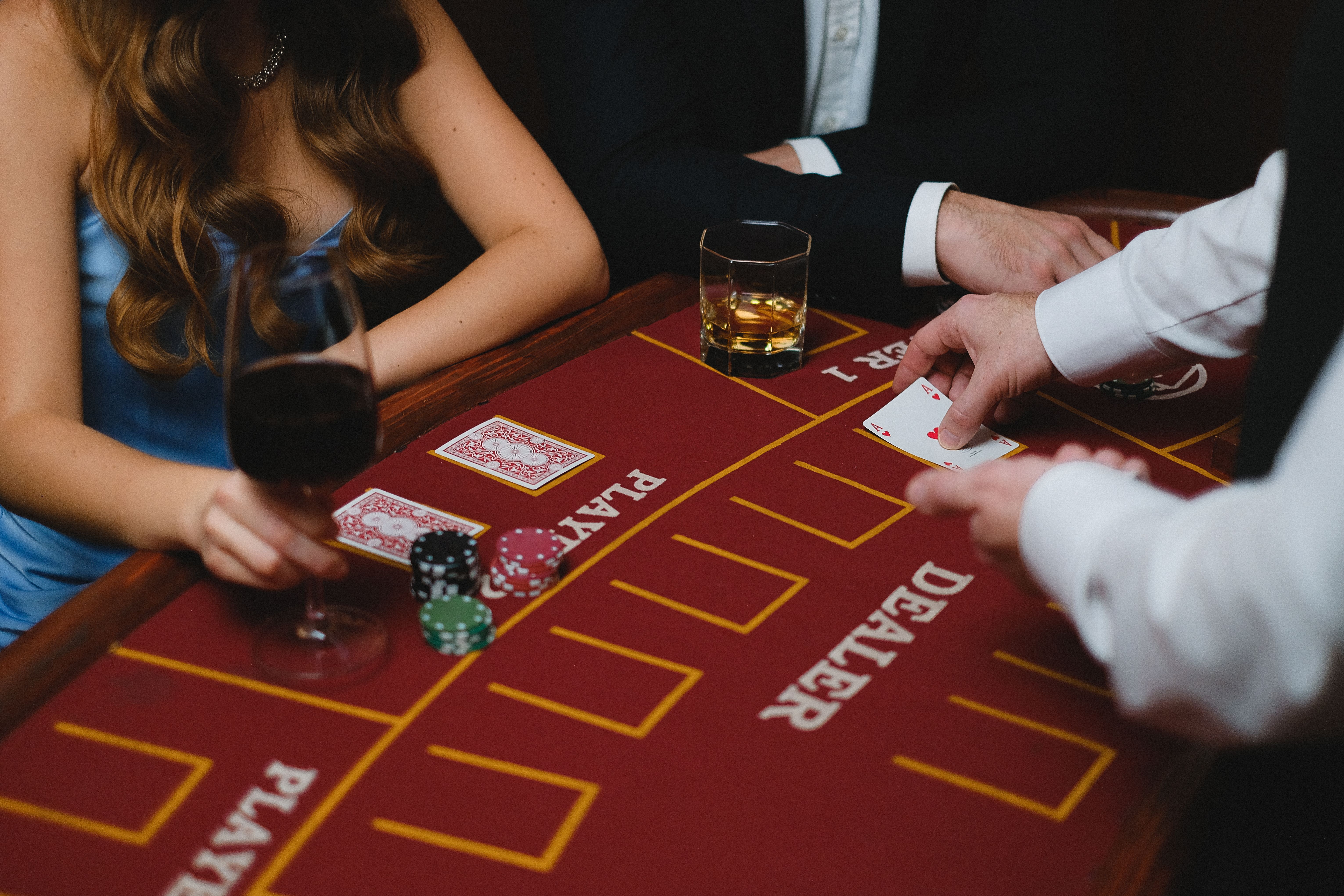casino players enjoying games